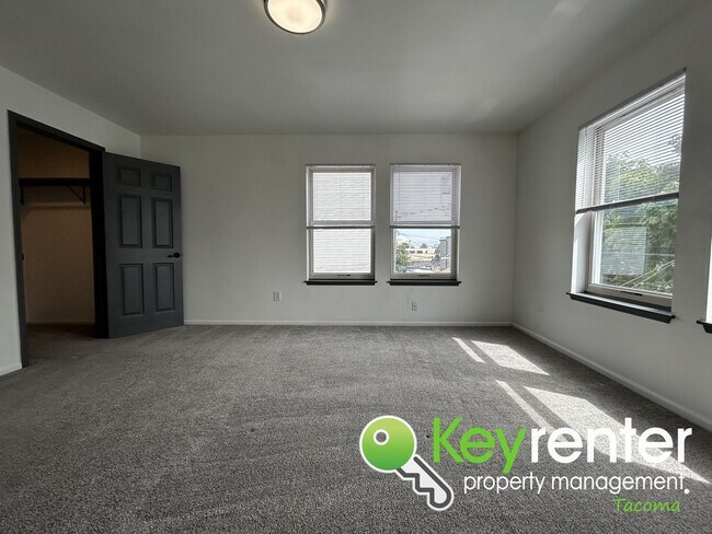 Building Photo - Exceptional 2 Bed 2 Bath Downtown Condo