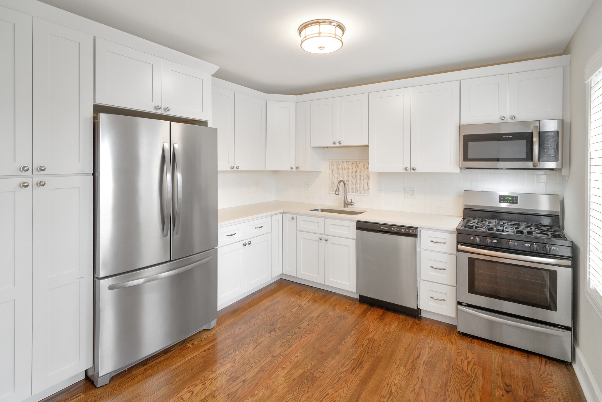 Building Photo - 8729 Bridgeport Ave