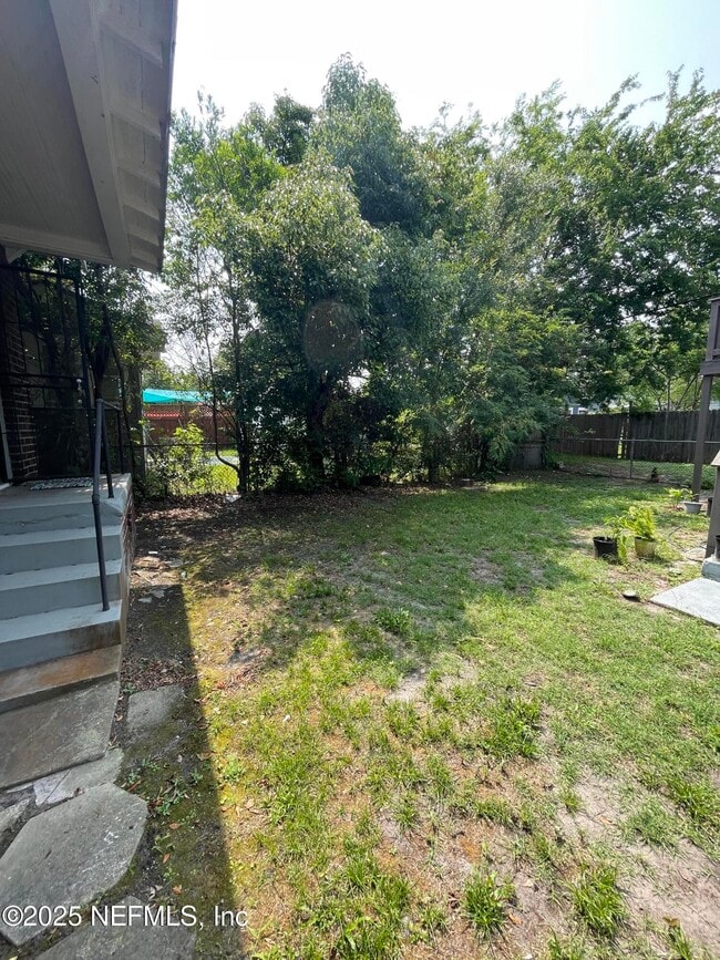 Building Photo - 2137 Dellwood Ave