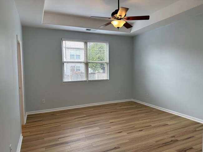 Building Photo - Beautiful 3 BR, 2 Bath House! Finished Garage, Fenced Backyard, Masterson Station Area