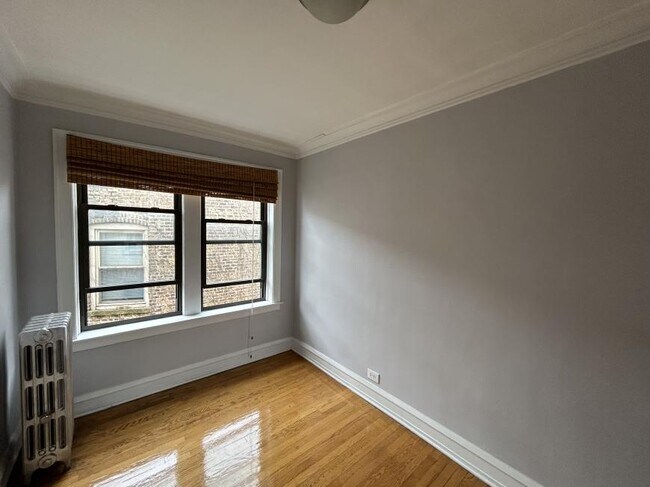 Building Photo - 1 bedroom in Chicago IL 60640