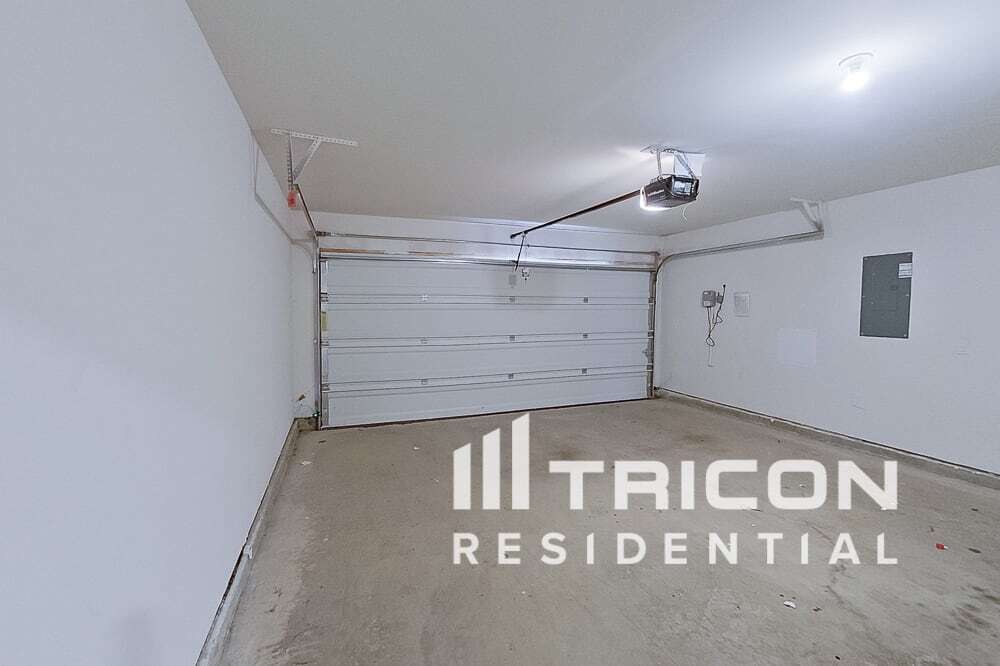 Building Photo - 848 Glover Dr