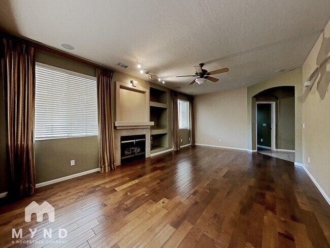 Building Photo - 231 W Flamingo Dr