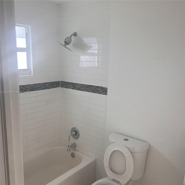 Building Photo - 30320 SW 149th Ave