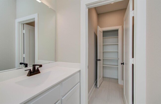 Building Photo - 7410 Pecan Brk Ln