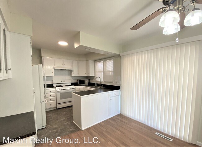 Building Photo - 2 br, 2 bath House - 2205 Madison St.