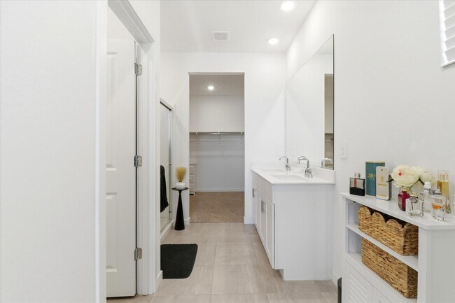 Building Photo - 19295 N Avelino Dr