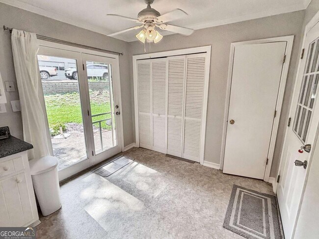 Building Photo - 2026 N Cove Ct