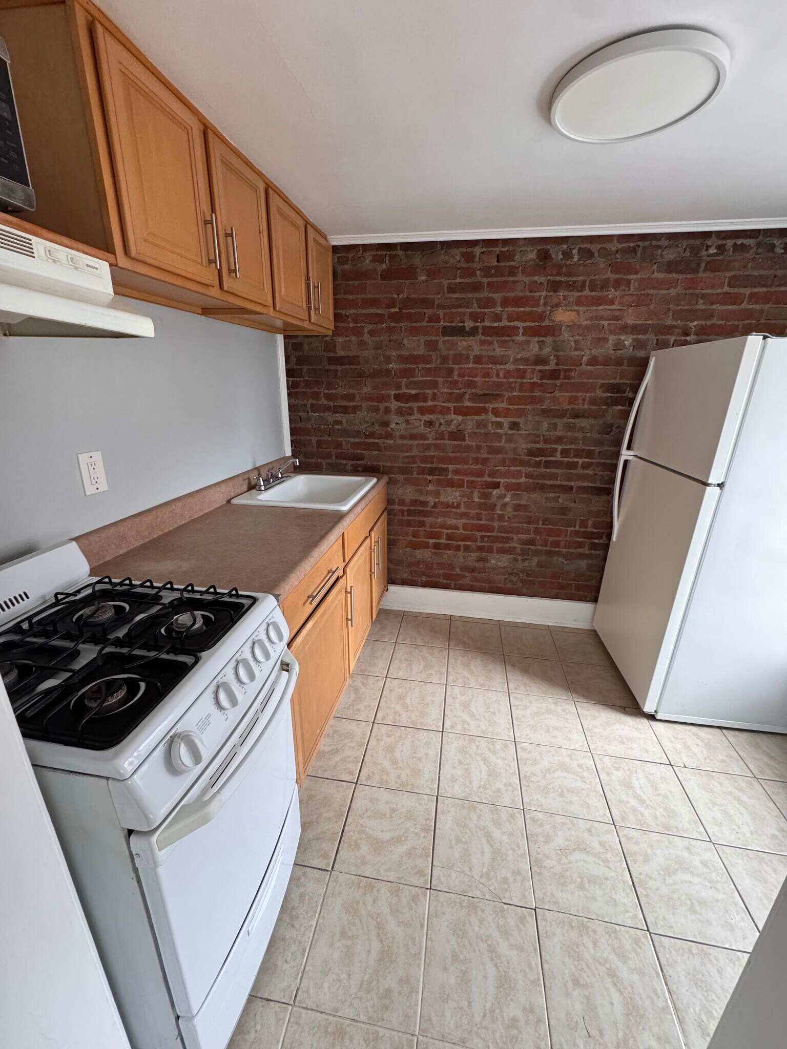 Building Photo - 18 Willett St