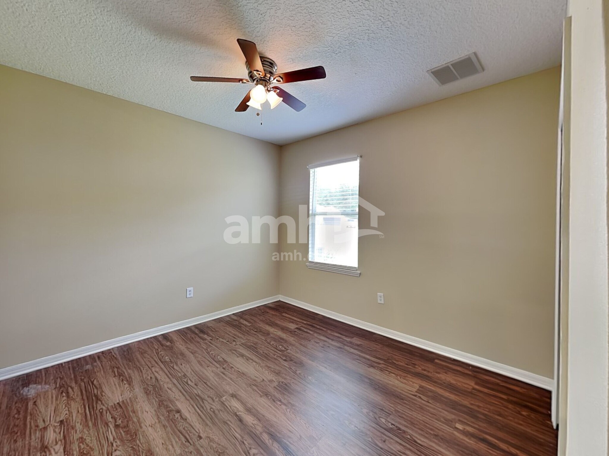 Building Photo - 711 Red Cedar Ct