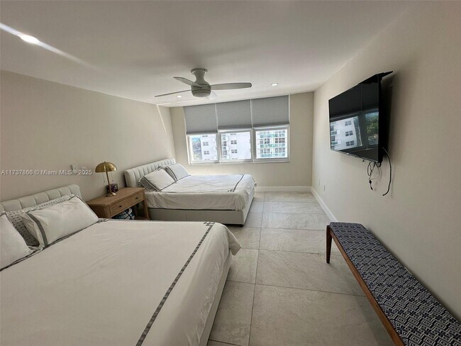 Building Photo - 2751 S Ocean Dr