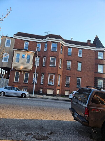 Building Photo - 2843 St Paul St