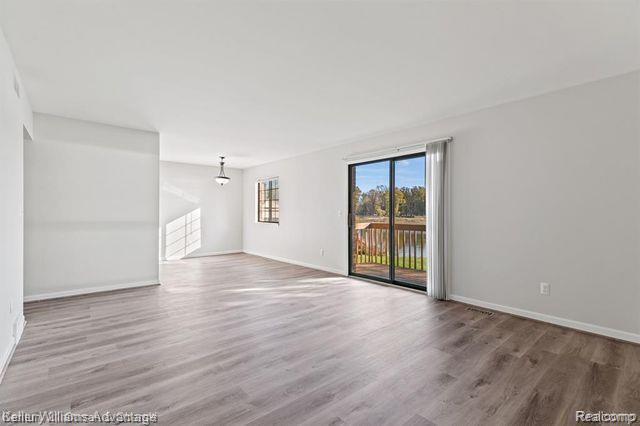 Building Photo - 27300 Sandy Hill Ln