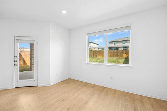 Building Photo - 412 Brody Ln