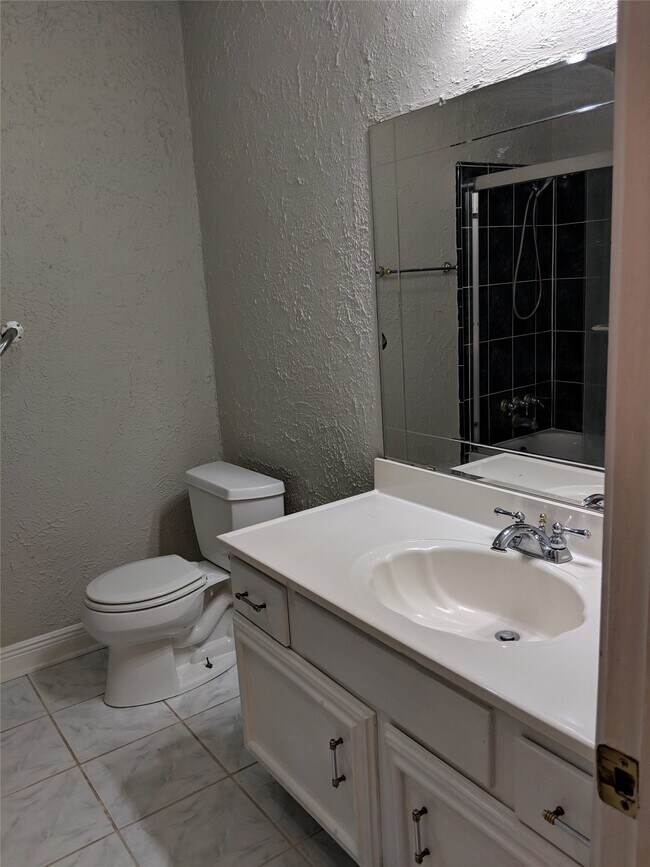 Building Photo - 5519 Birchgate Dr