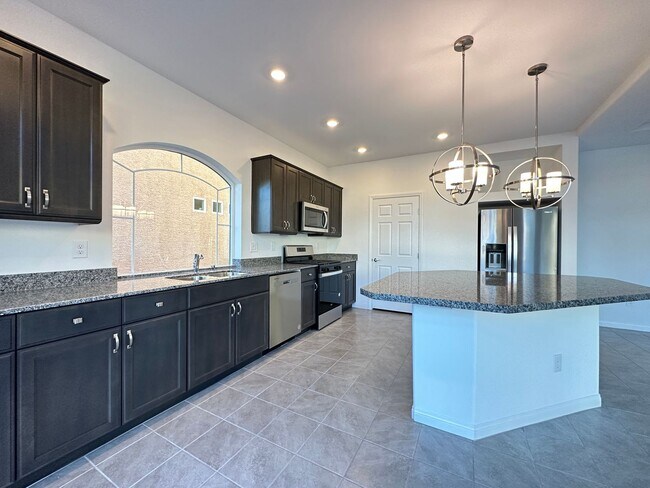 Building Photo - Robindale & Westwind