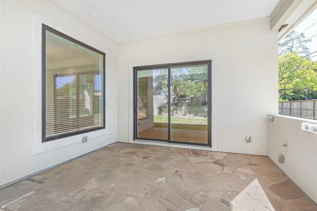 Building Photo - 201 Mayerling Dr