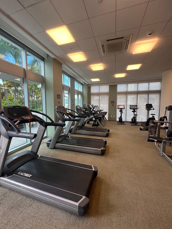 Building Photo - Furnished 2 bedroom, 2 bath 2 parking at The Collection!