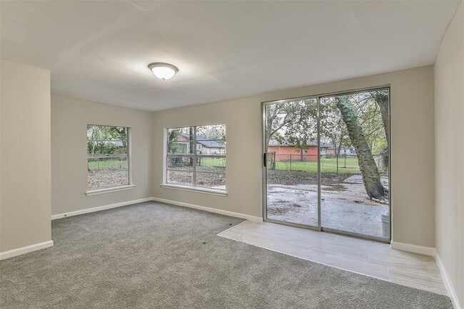 Building Photo - 500 Farrer St