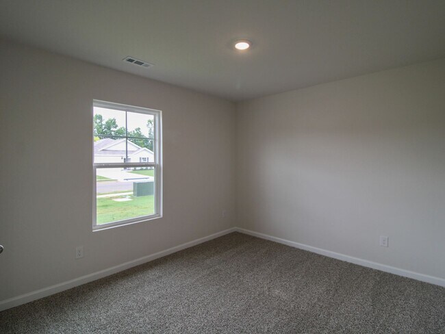 Building Photo - 9922 Sequoyah Cv Dr SE