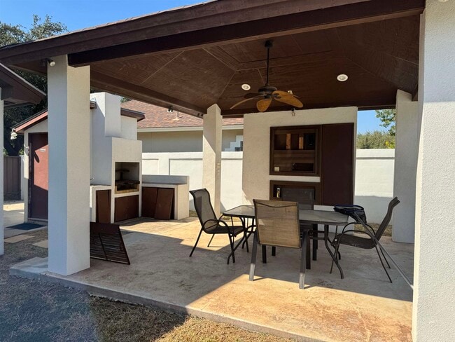 Building Photo - 9810 Spindrift Dr