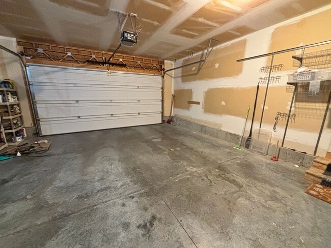 Building Photo - Italian Estates Property Management
