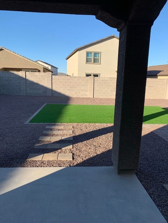 Building Photo - Home in Litchfield Park at Canyon Views! 5bd 3ba! Mountain Views!