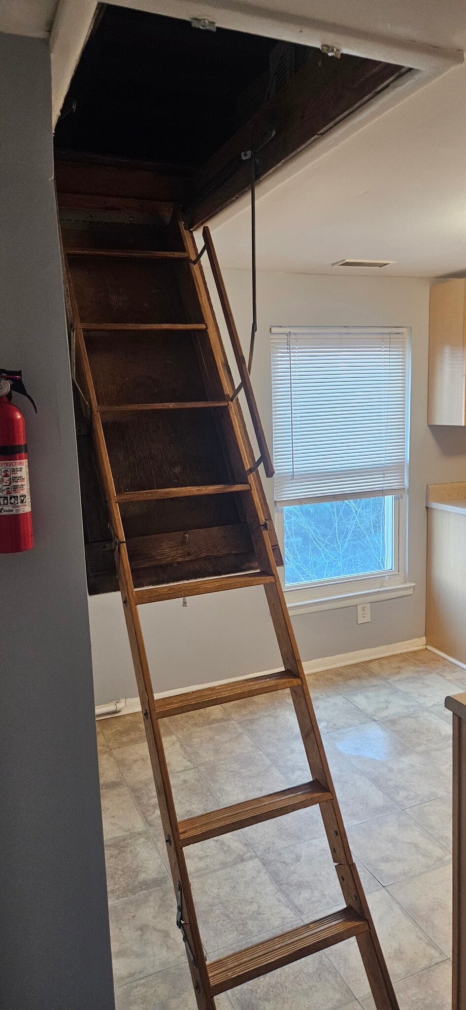 Building Photo - 225 Bay Ave