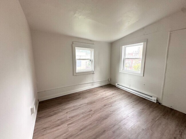 Building Photo - 31 N Hartley St
