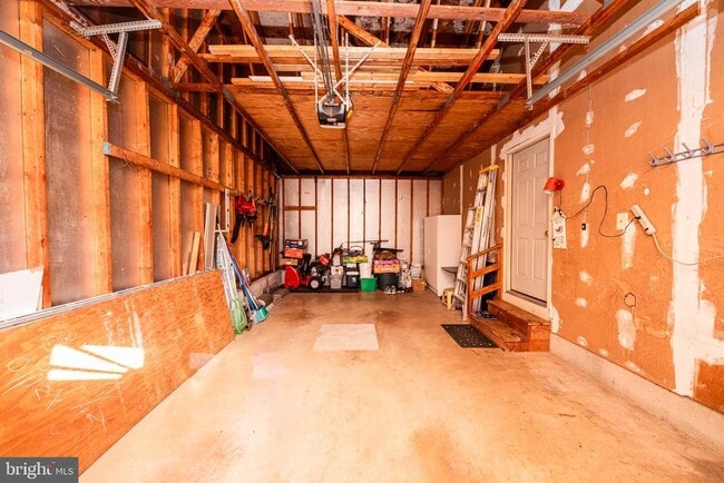 Building Photo - 1803 E Beech Rd