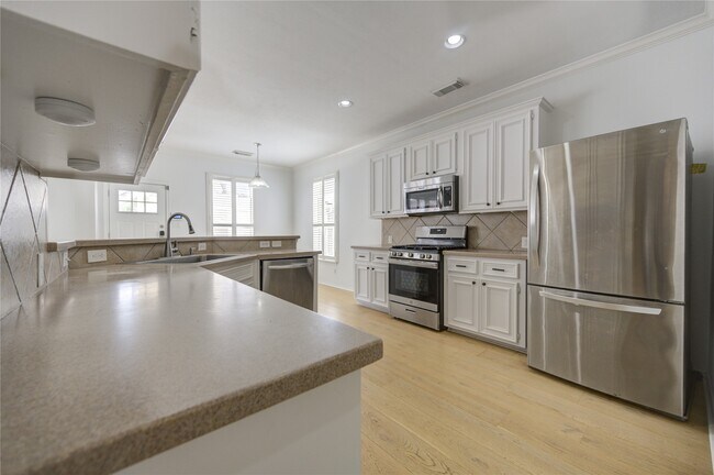Building Photo - 4426 Desert Cliff Ct