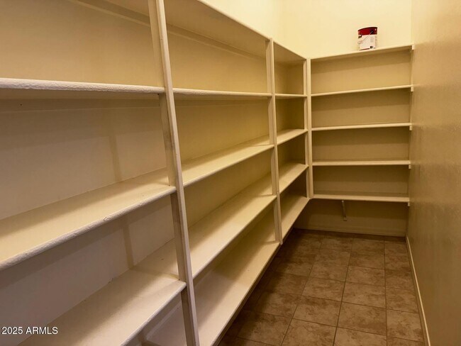 Building Photo - 5526 N 107th Ln