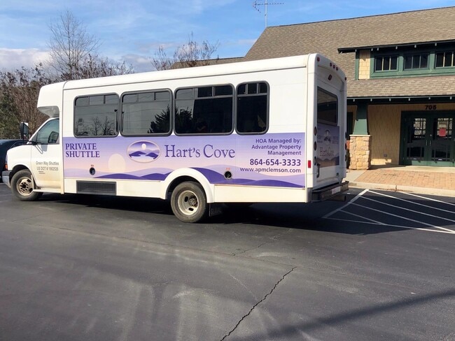 Building Photo - 4 Bedroom Condo in Harts Cove!