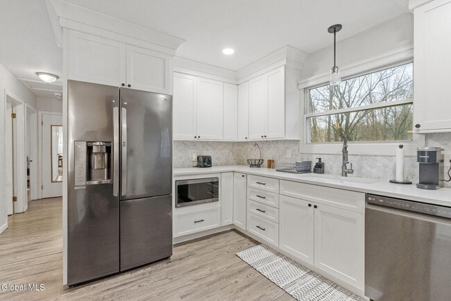 Building Photo - 38 Duncan Rd