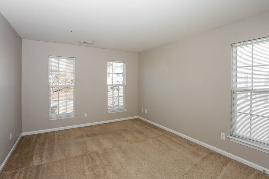 Building Photo - 9908 Spring Park Dr