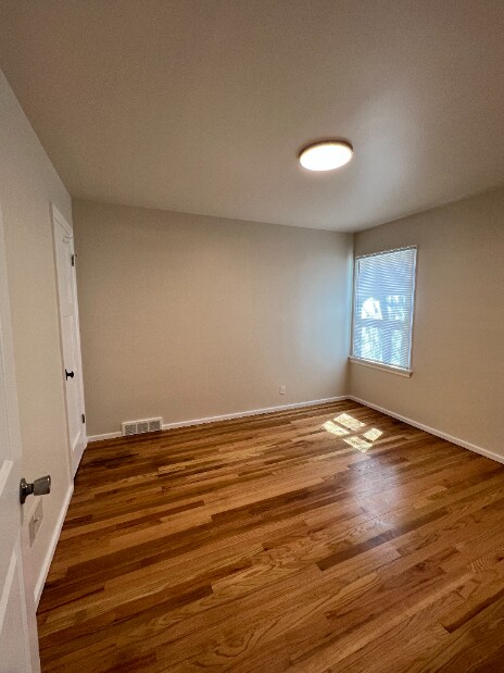 Building Photo - Completely Renovated Three Bedroom Apartment