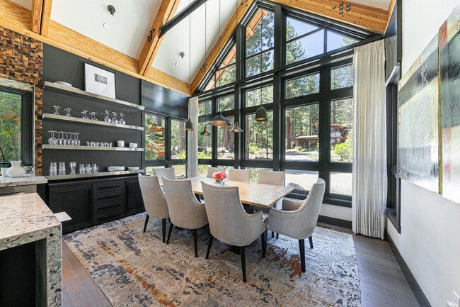 Building Photo - 9269 Heartwood Dr