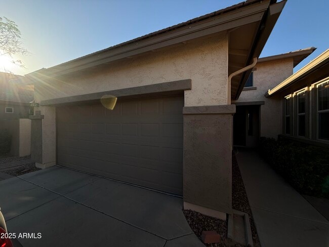 Building Photo - 1594 W Pelican Ct