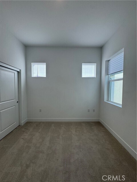 Building Photo - 436 Loon