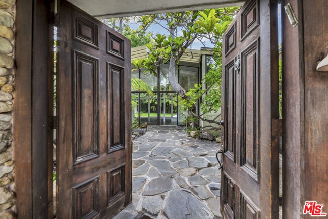 Building Photo - 30611 Las Estrellas Dr