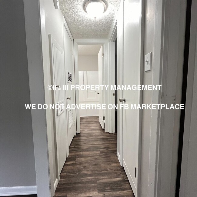 Building Photo - 110 S Annie St