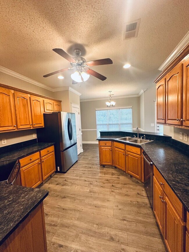 Building Photo - 406 Brookewater Ln