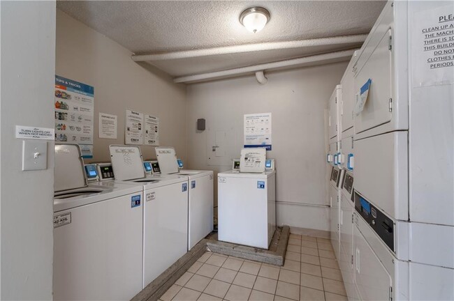 Building Photo - 2285 Peachtree Rd NE