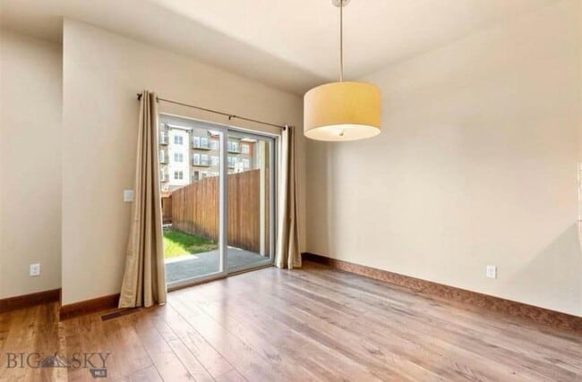 Building Photo - 2708 Cobblestone Pl