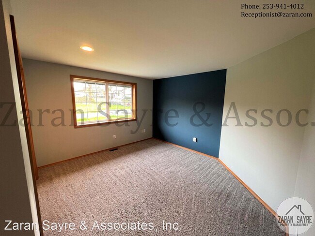 Building Photo - 3 br, 2.5 bath House - 1350 South 250th St...