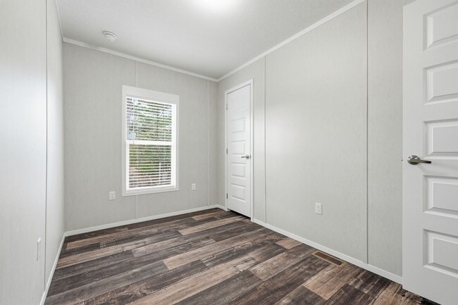 Building Photo - 443 Dogwood Ave