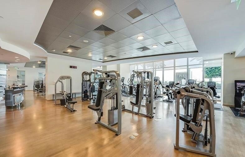 Building Photo - 1331 Brickell Bay Dr