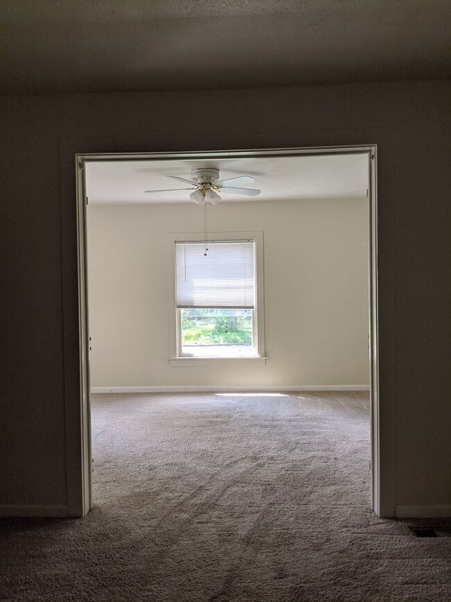 Building Photo - Two Bedroom One Bath Lower Duplex with W/D Hookup