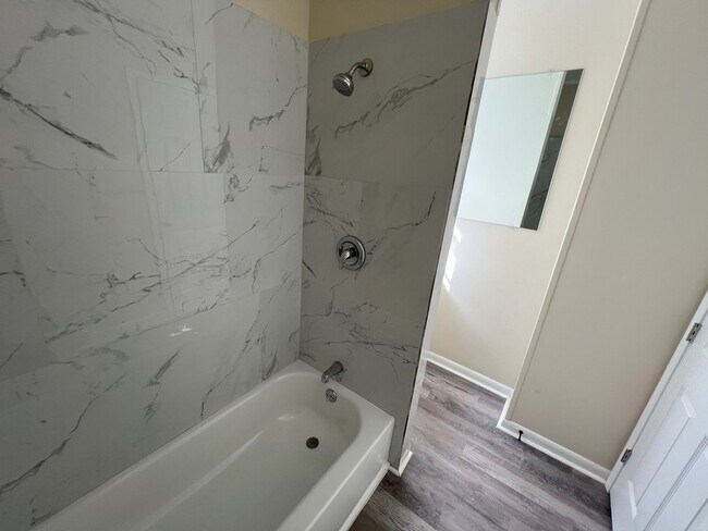 Building Photo - Charming 3-Bedroom Home Near Baton Rouge General Hospital!