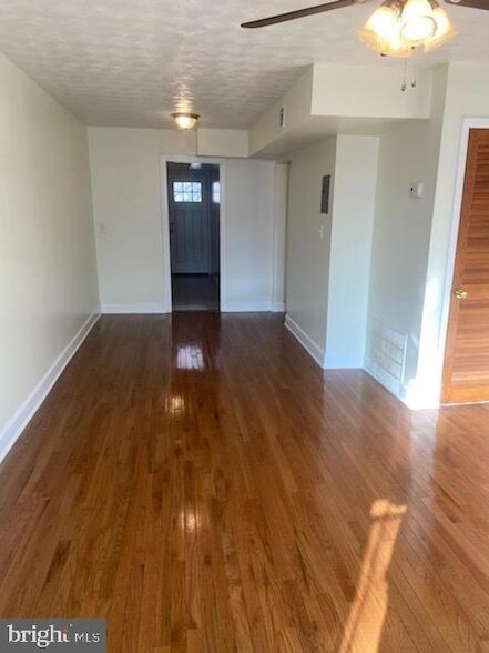 Building Photo - 101 Galveston Pl SW